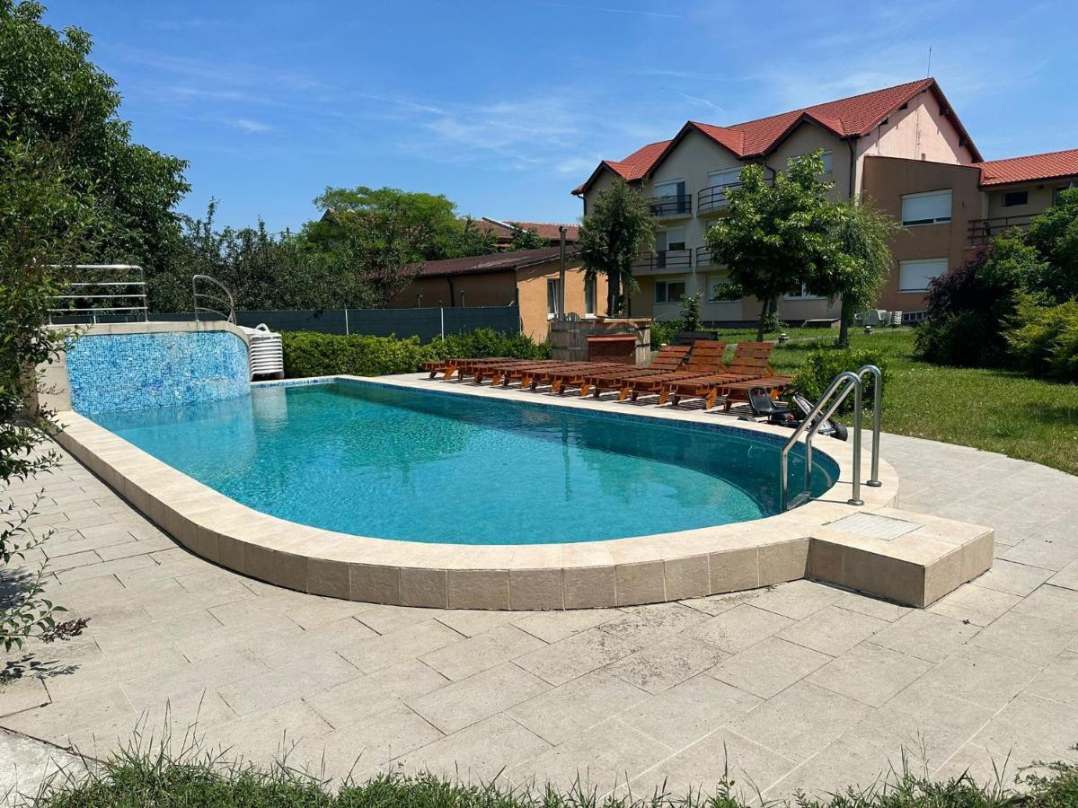Venus Resort Dumbravita  Ngoại thất bức ảnh